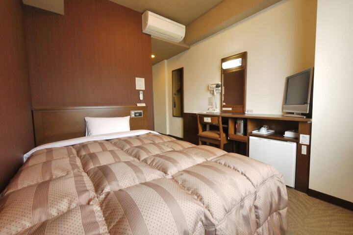 Room 5 of 28
