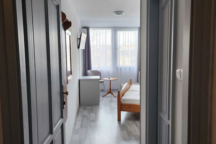 Room 7 of 38