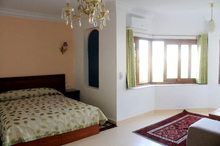 Room 6 of 65