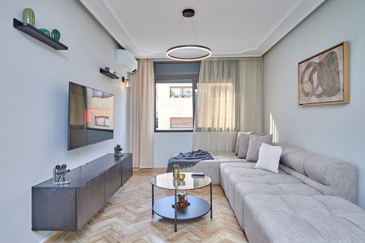 Room 32 of 68