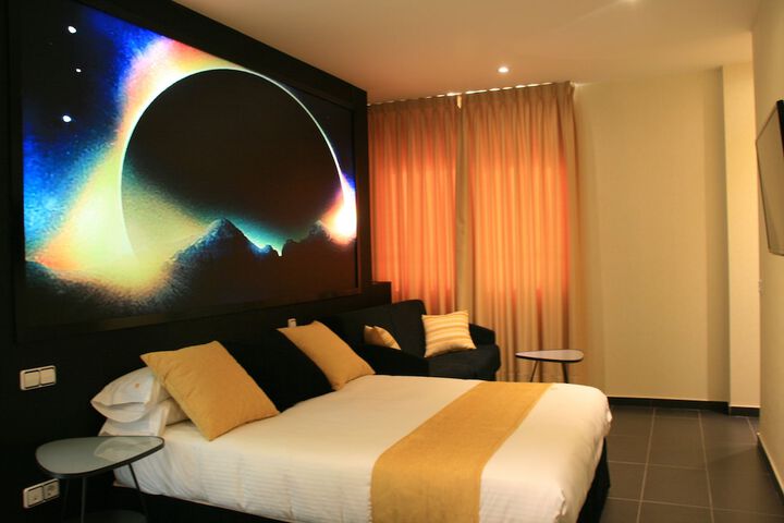 Room 7 of 60