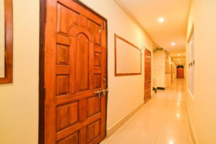 Capital O 46459 Hotel Elite Grand