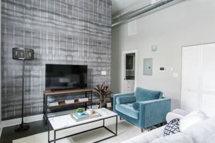 Exterior of Expansive 5Br in West Town
