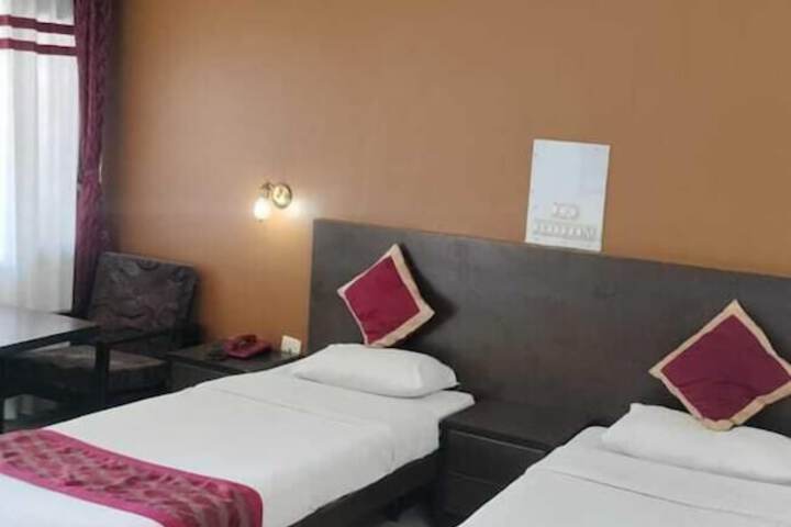 Room 10 of 28