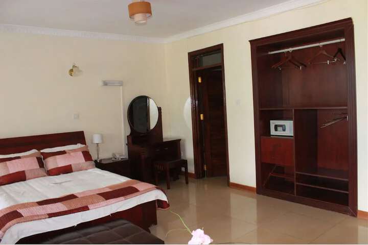 Room 9 of 21