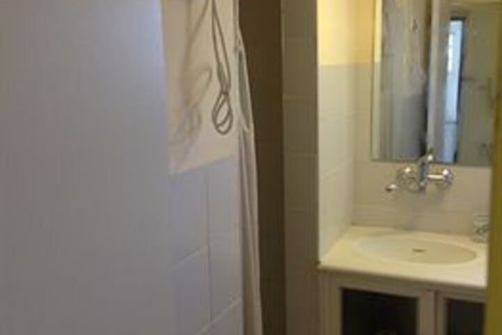 Room 7 of 133