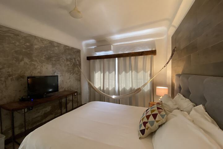 Room 27 of 193