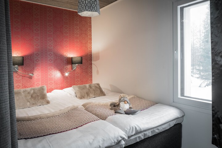 Room 12 of 48
