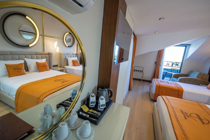 Room 25 of 106