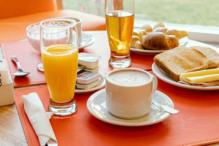 Breakfast/Coffee Service 36 of 47