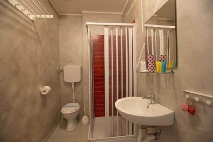 Room 14 of 19