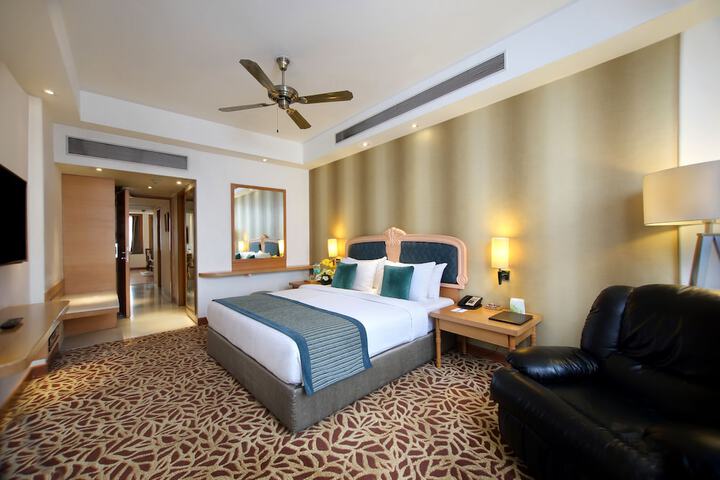 Room 9 of 53