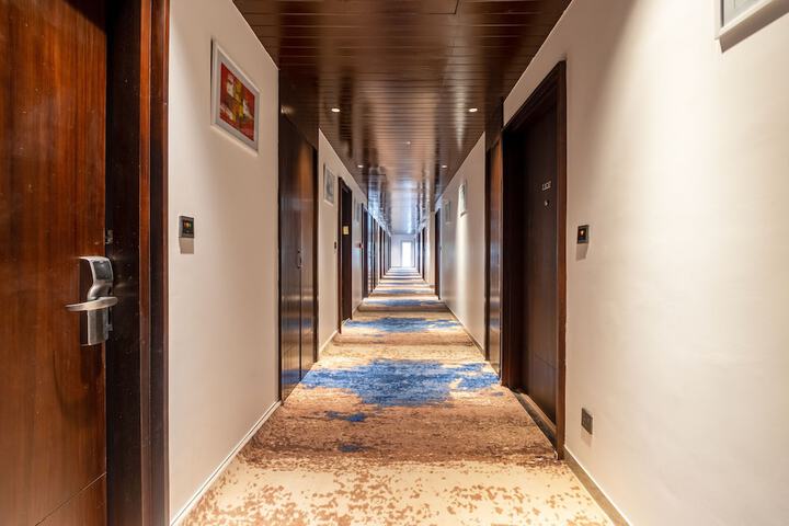 Hotel Interior 4 of 39