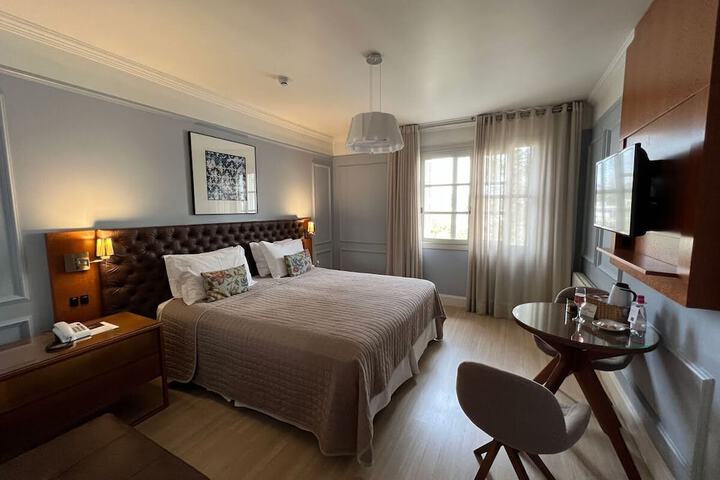 Room 34 of 110