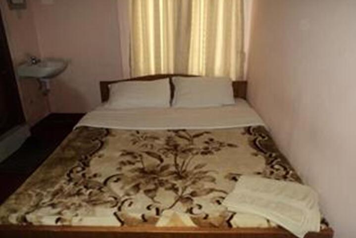 Room 3 of 7