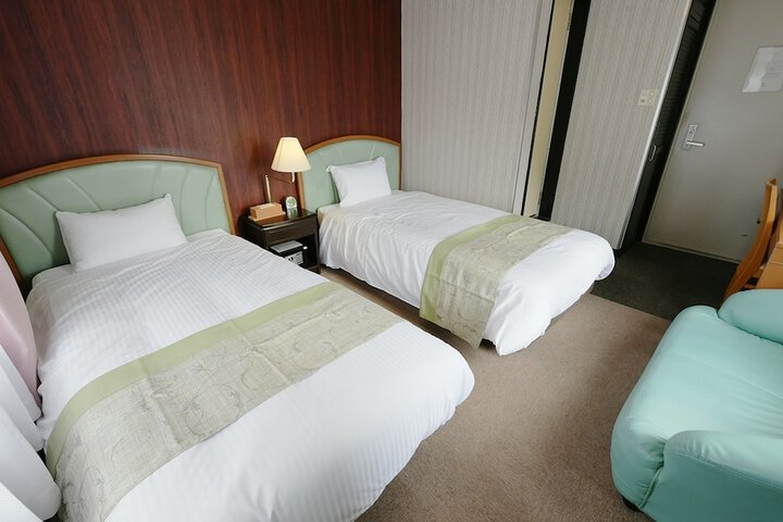 Room 5 of 69