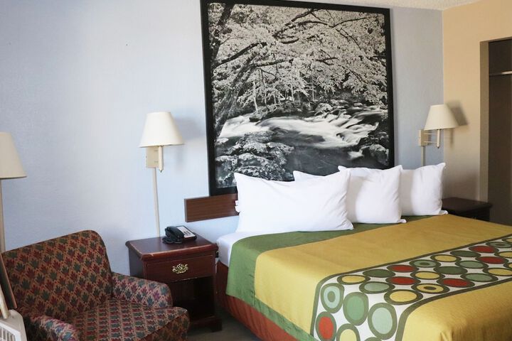 1 King Bed (13 of 21)