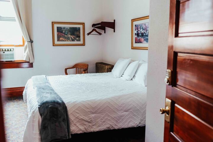 Room 20 of 82