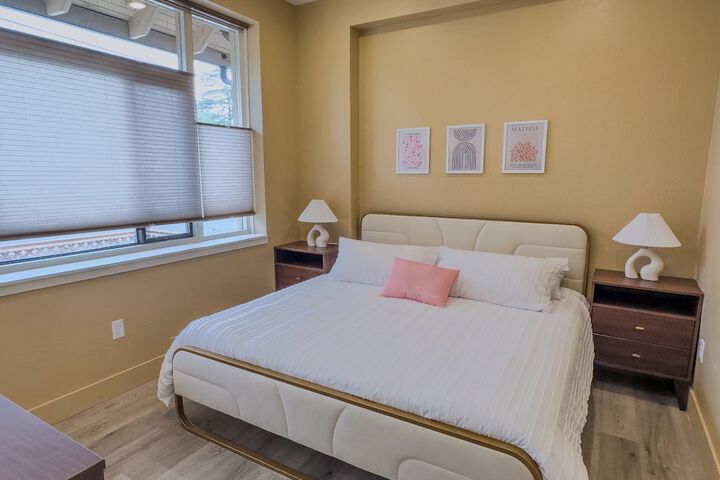 Room 4 of 53
