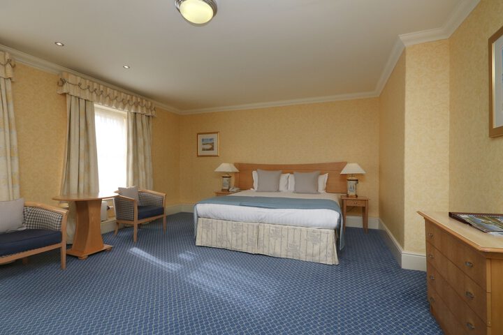 Room 16 of 110
