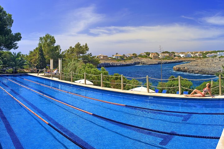 Pool Hotel