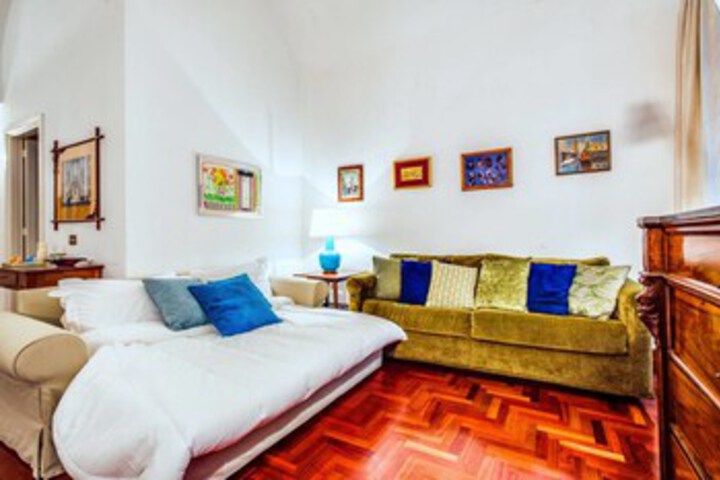 Room 18 of 25