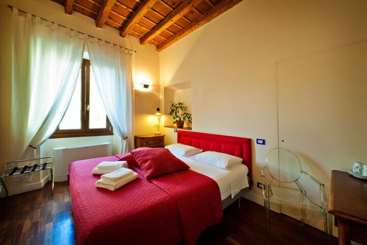 Room 6 of 27
