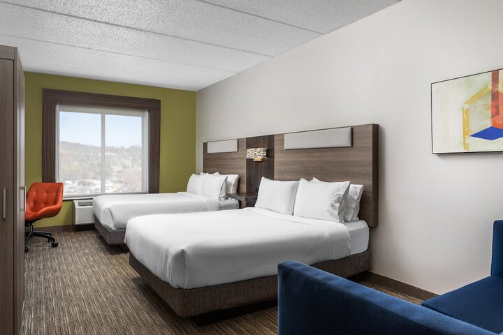 Suite 2 Queen Beds (4 of 7)