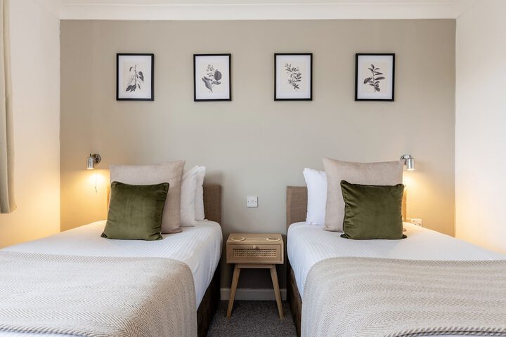 Room 9 of 60