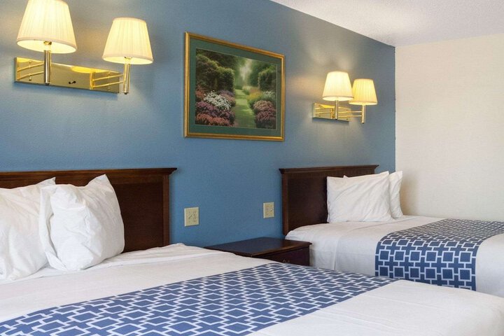 2 Double Beds (4 of 5)