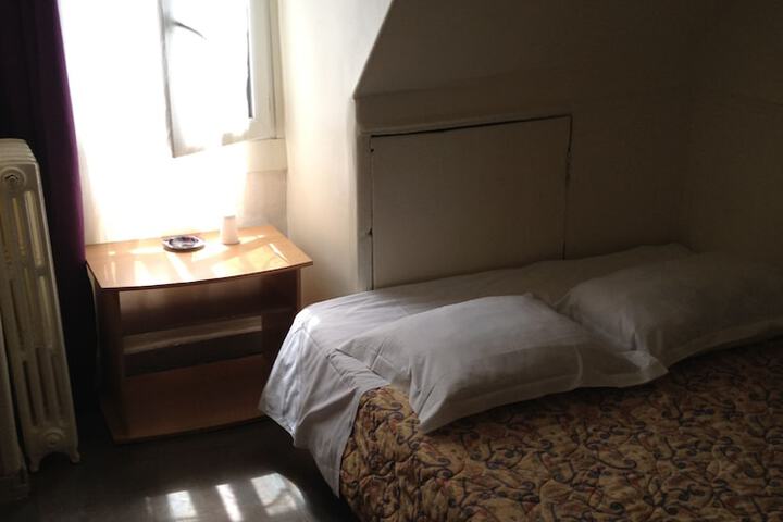 Room 7 of 44