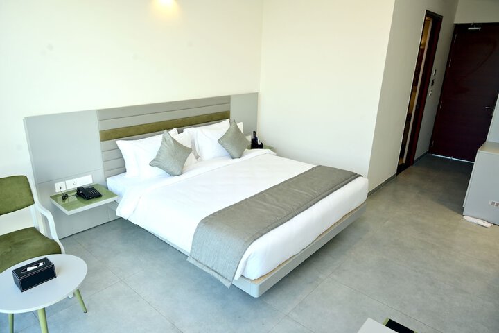 Room 13 of 29