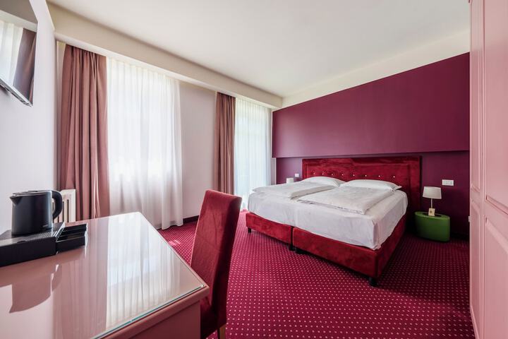 Room 15 of 31
