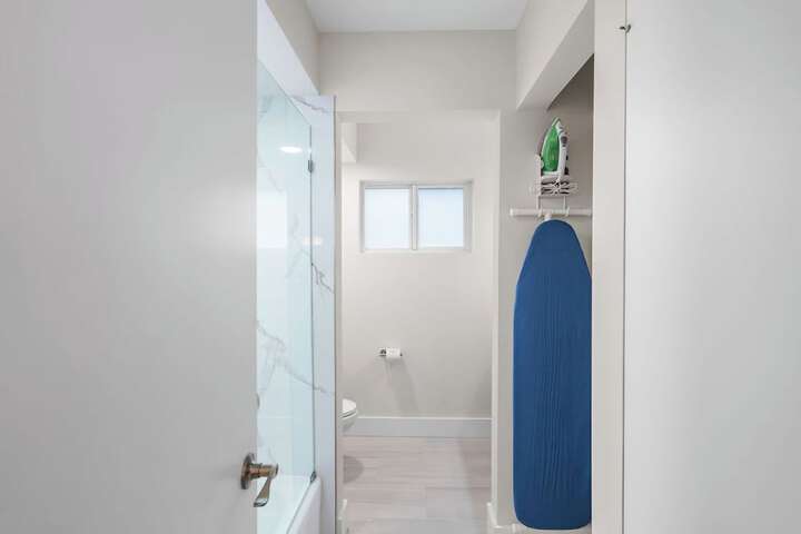 Iron/ironing board