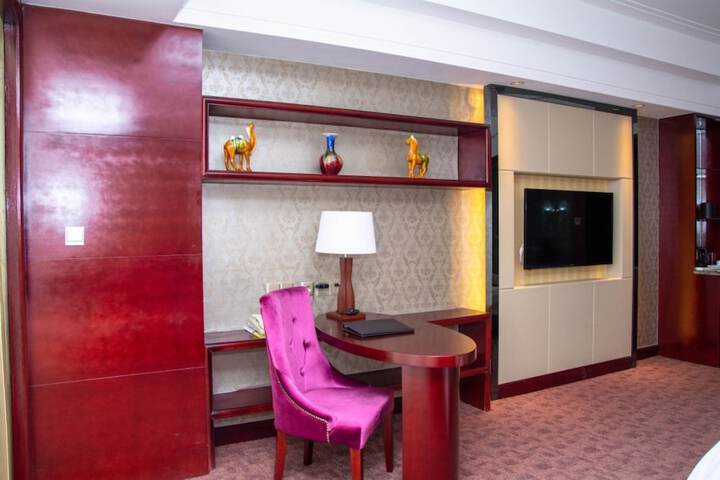 Room 31 of 46
