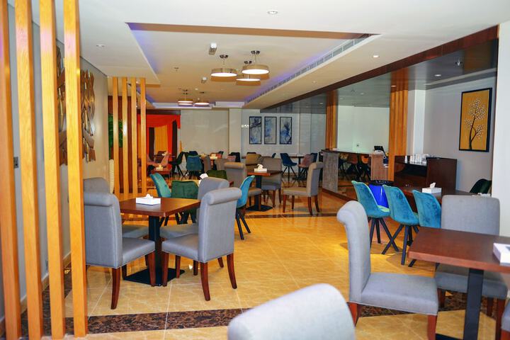 Dining 59 of 70