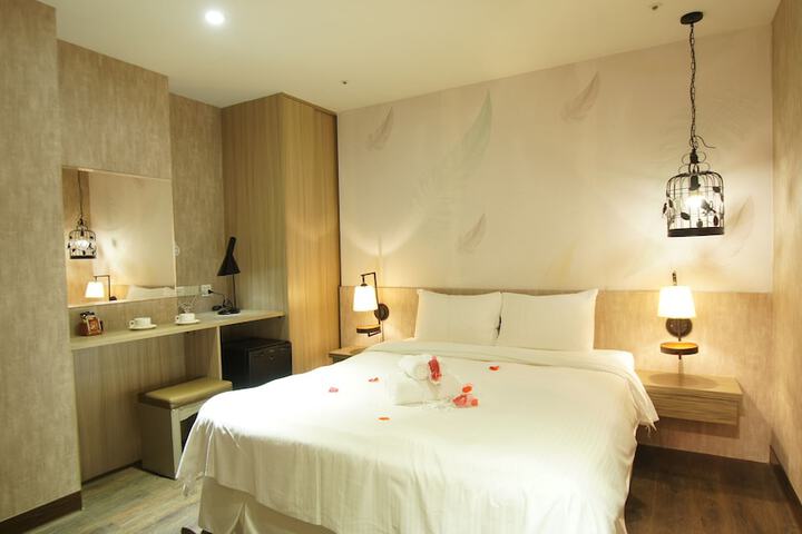 Room 32 of 63