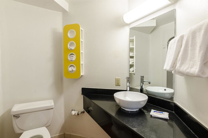 Bathroom amenities