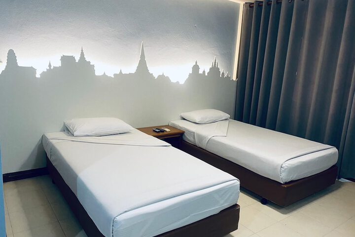 Room 8 of 63
