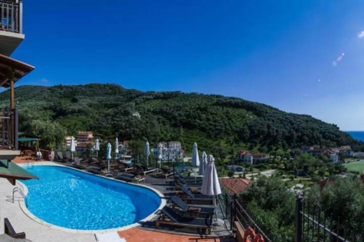Pool 53 of 64