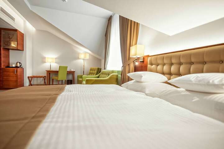 Room 3 of 67