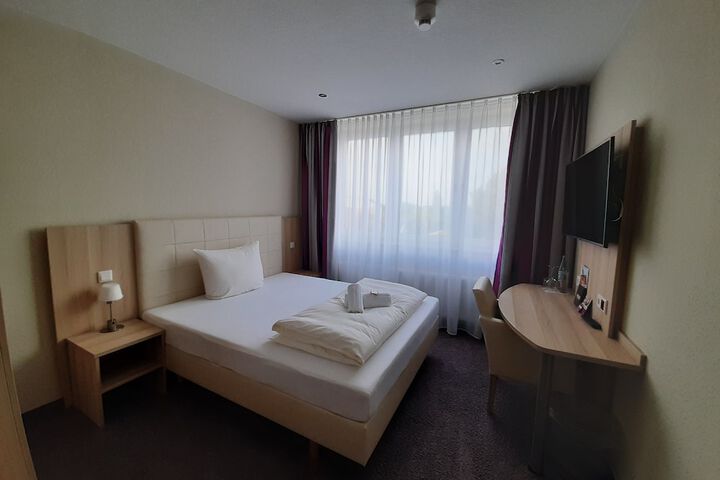 Room 7 of 39