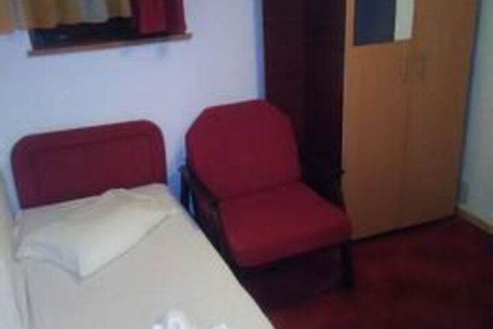 Room 18 of 33