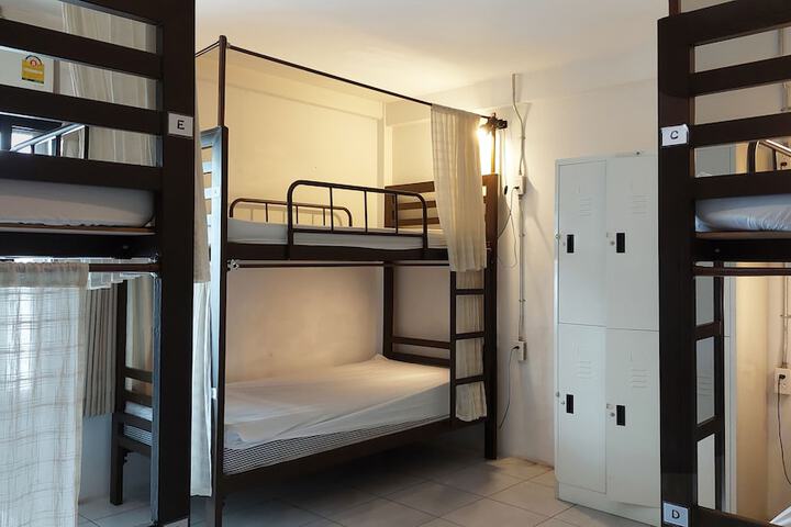 Room 7 of 25