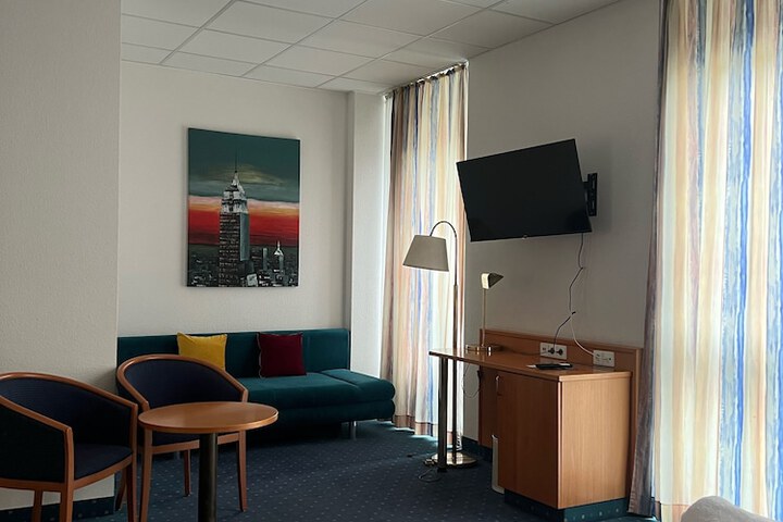 Room 28 of 59