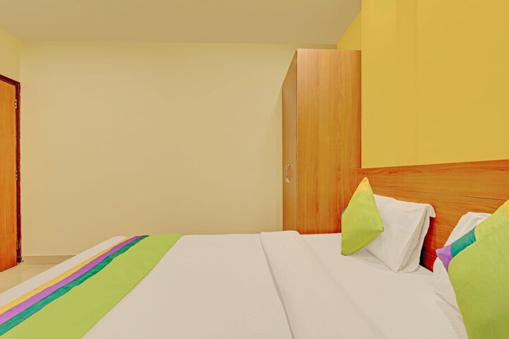 Room 12 of 50