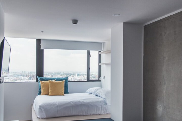 Room 25 of 108