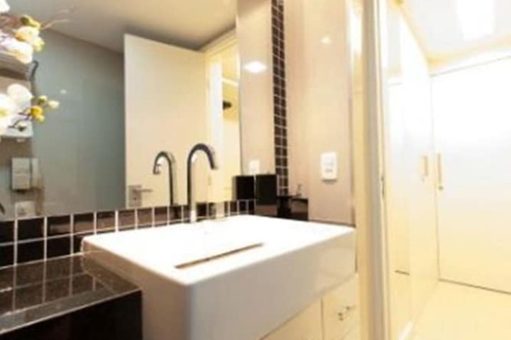 Clean Restrooms