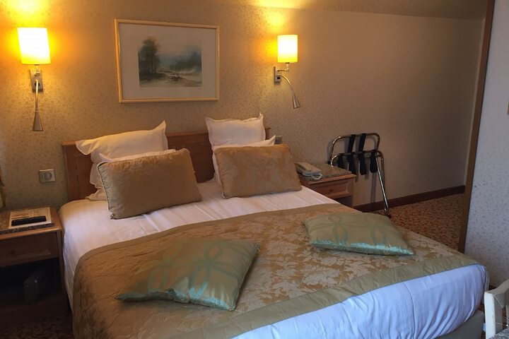 Room 2 of 15