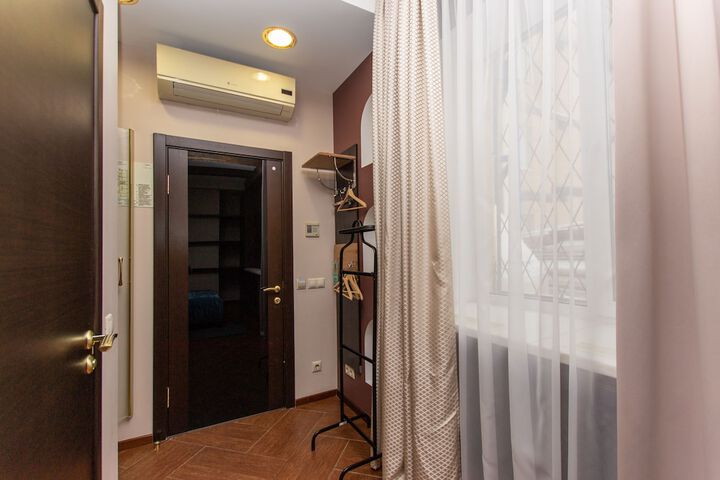 Room 8 of 43